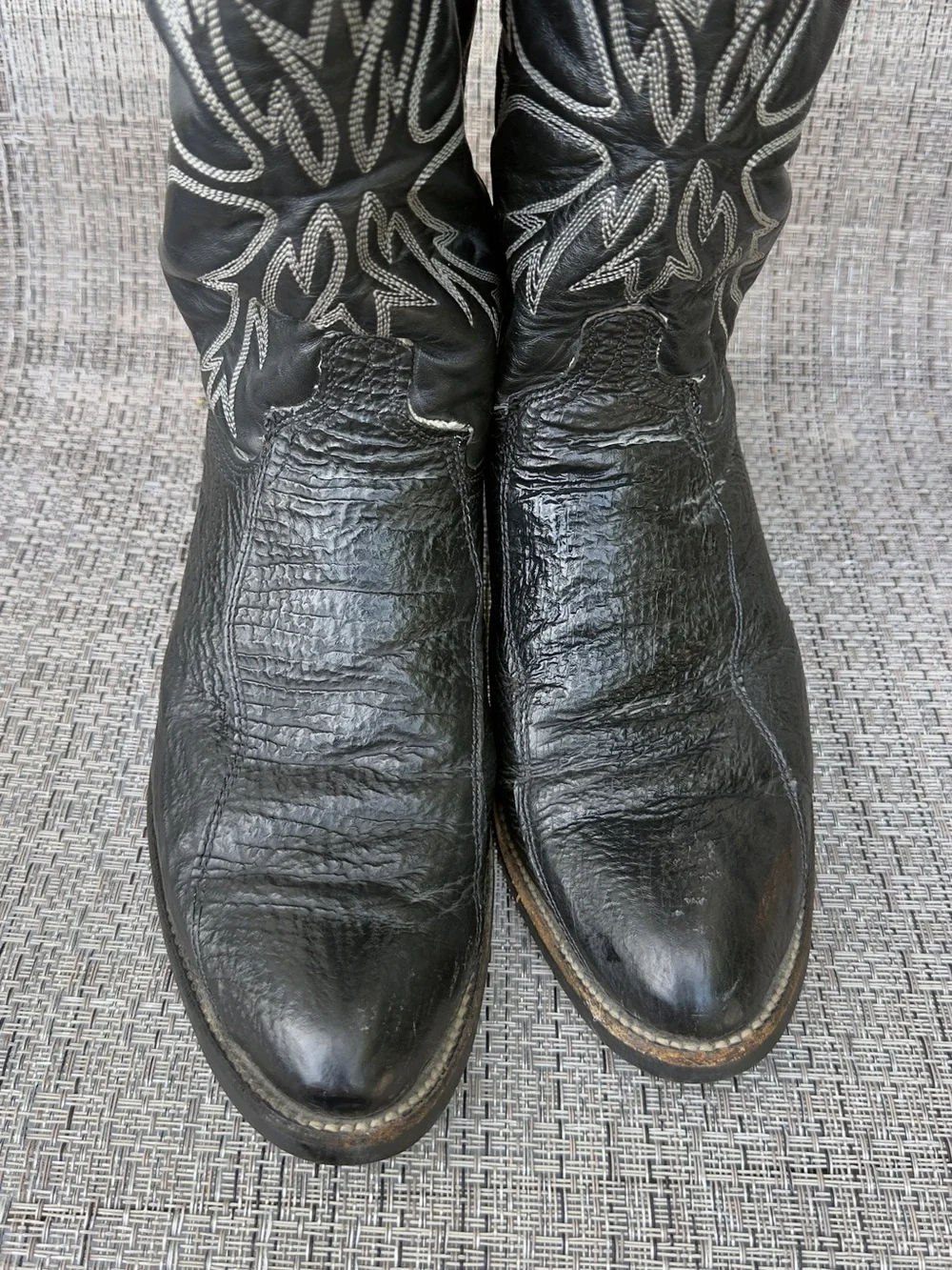 Black Embroidered Western Cowboy Boots 9,5